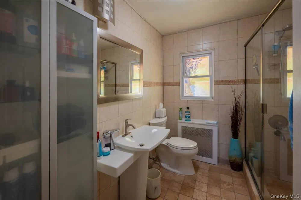 19611 Pompeii Avenue Hollis, NY 11423