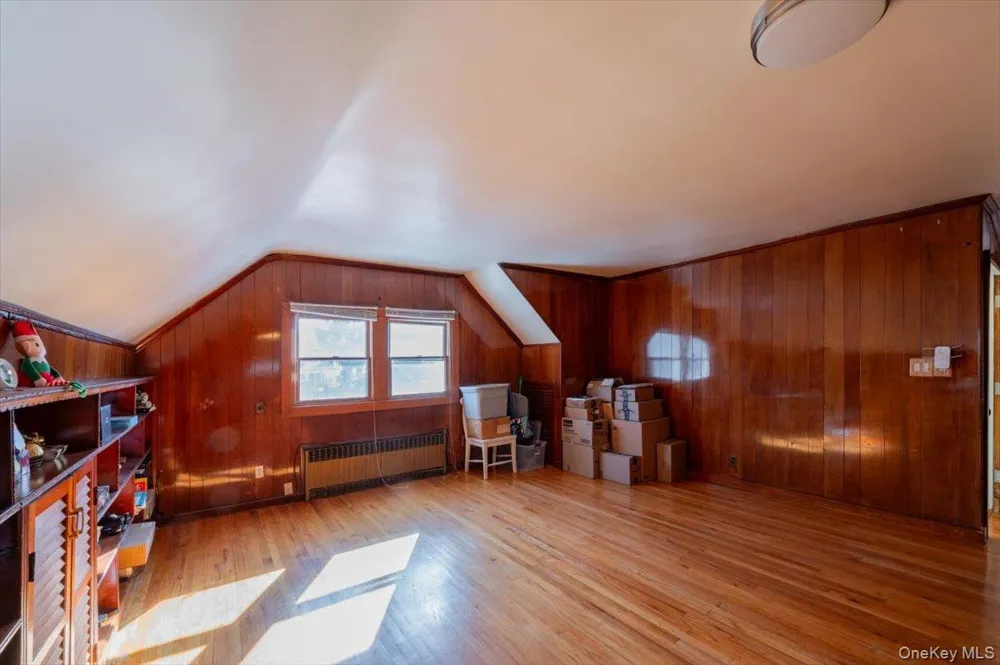 19611 Pompeii Avenue Hollis, NY 11423