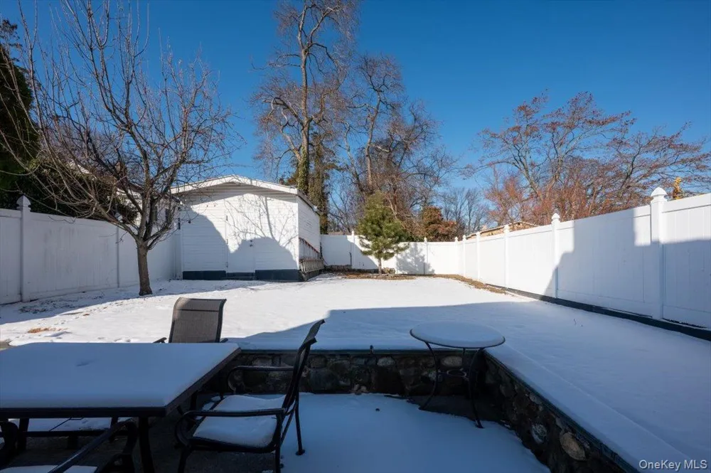 19611 Pompeii Avenue Hollis, NY 11423