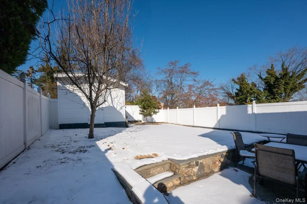 19611 Pompeii Avenue Hollis, NY 11423
