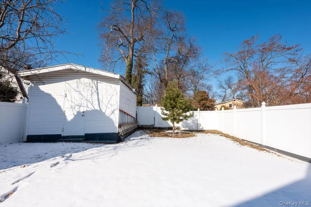 19611 Pompeii Avenue Hollis, NY 11423
