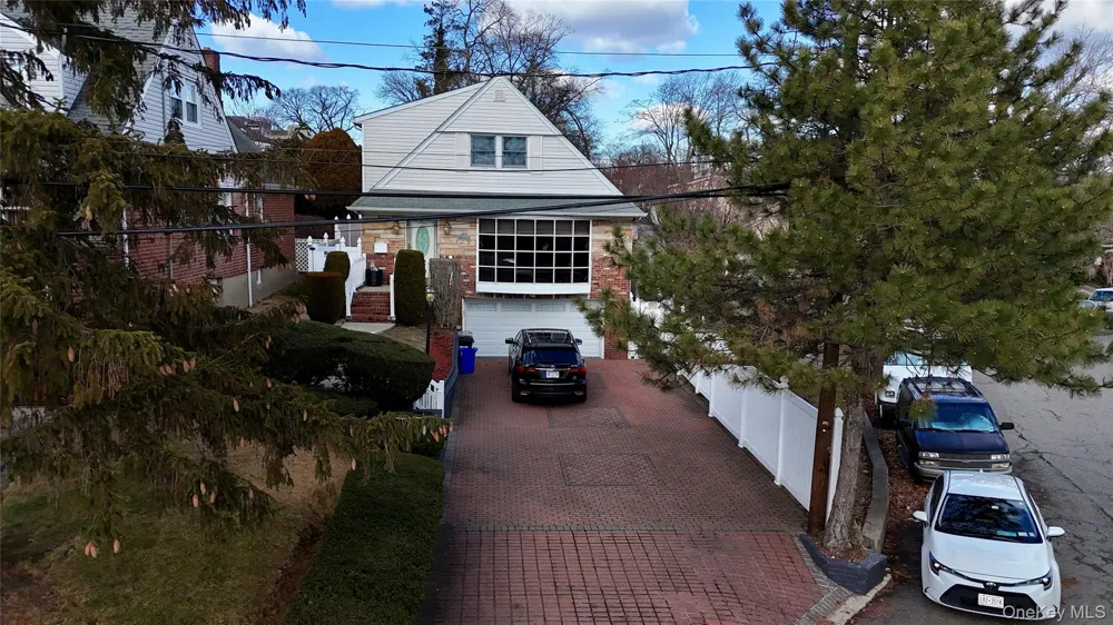 19611 Pompeii Avenue Hollis, NY 11423