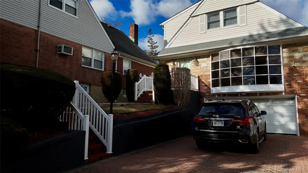 19611 Pompeii Avenue Hollis, NY 11423