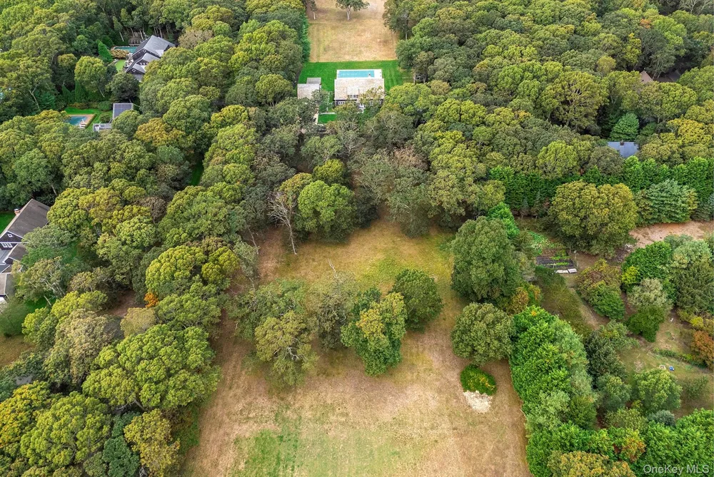 43 Briarcroft Drive East Hampton, NY 11937