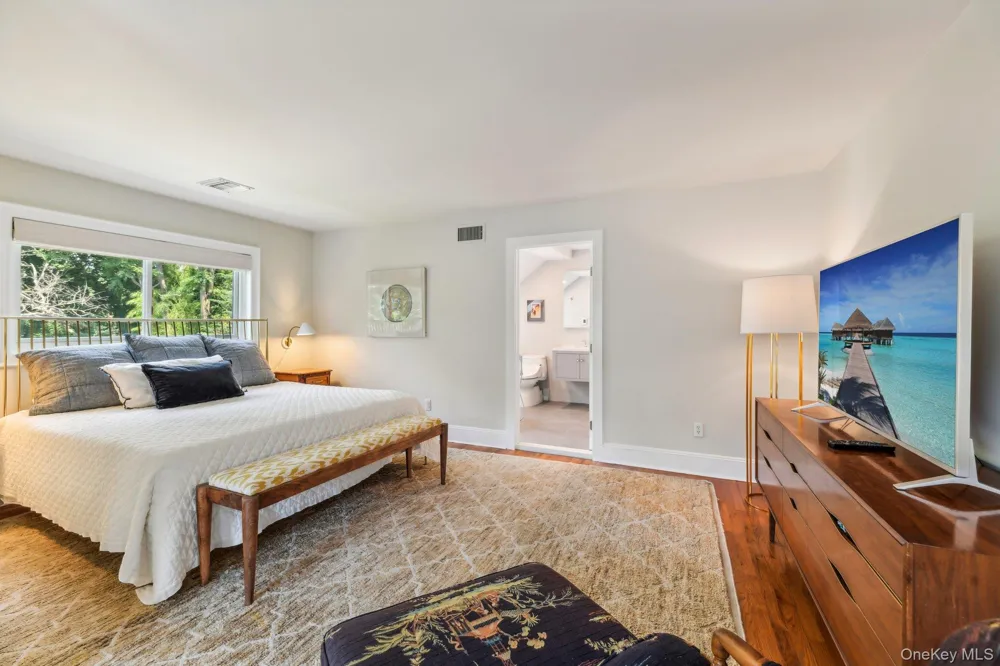 17 Oak Meadow Lane Bellport Village, NY 11713