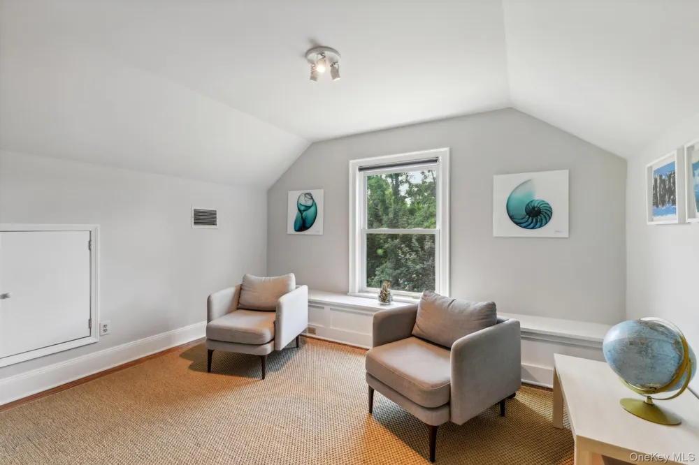 17 Oak Meadow Lane Bellport Village, NY 11713