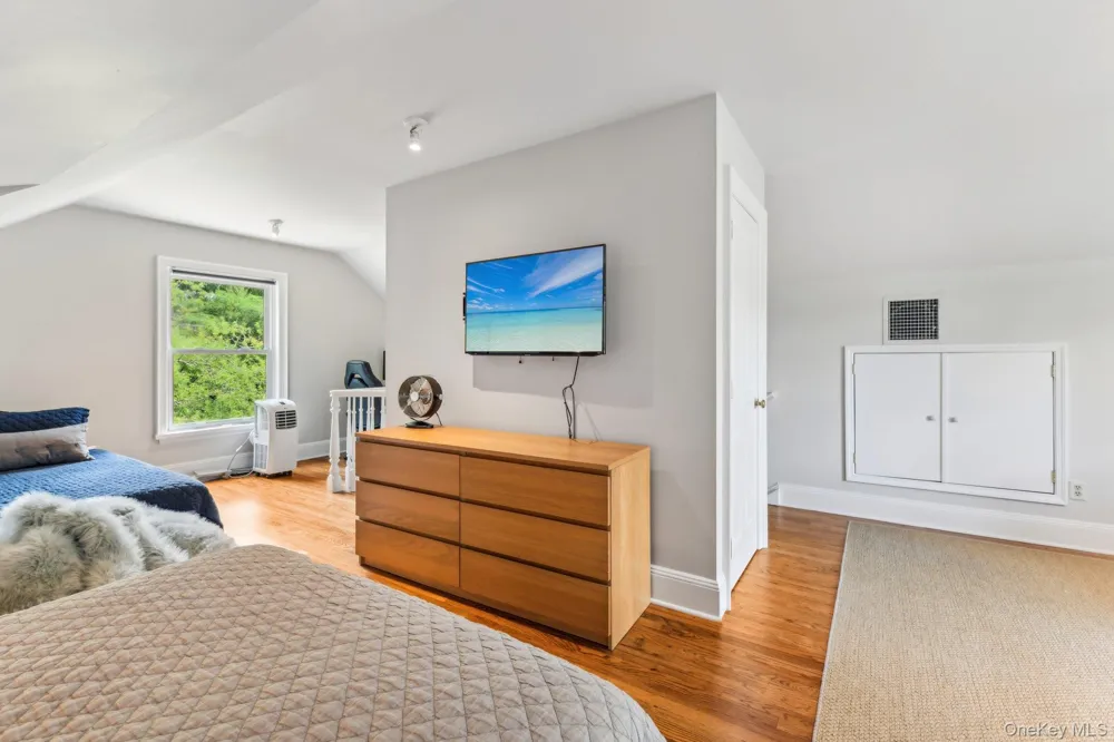 17 Oak Meadow Lane Bellport Village, NY 11713