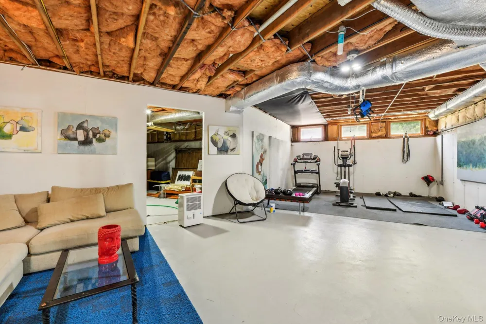 17 Oak Meadow Lane Bellport Village, NY 11713