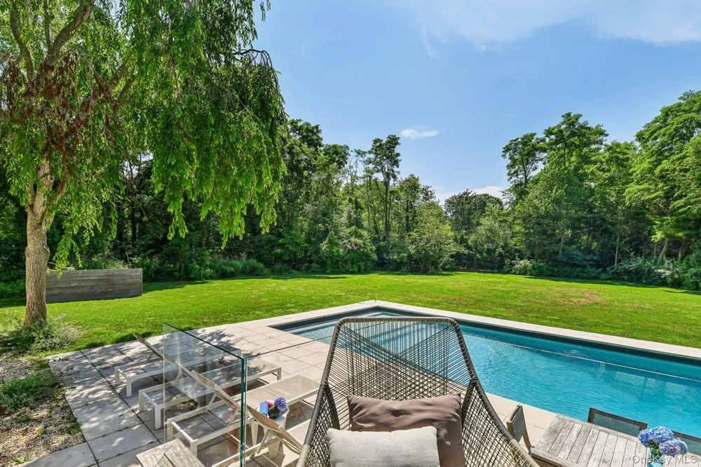 17 Oak Meadow Lane Bellport Village, NY 11713