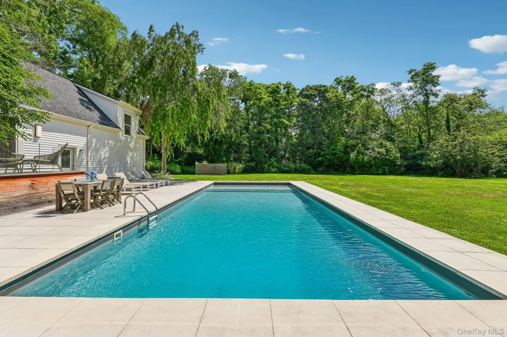 17 Oak Meadow Lane Bellport Village, NY 11713