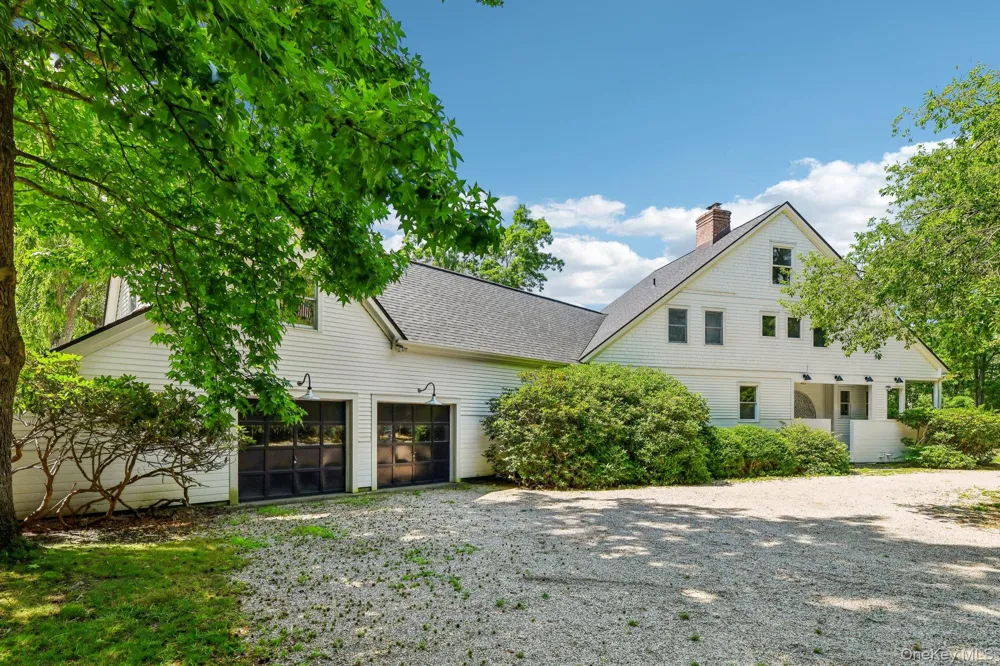 17 Oak Meadow Lane Bellport Village, NY 11713