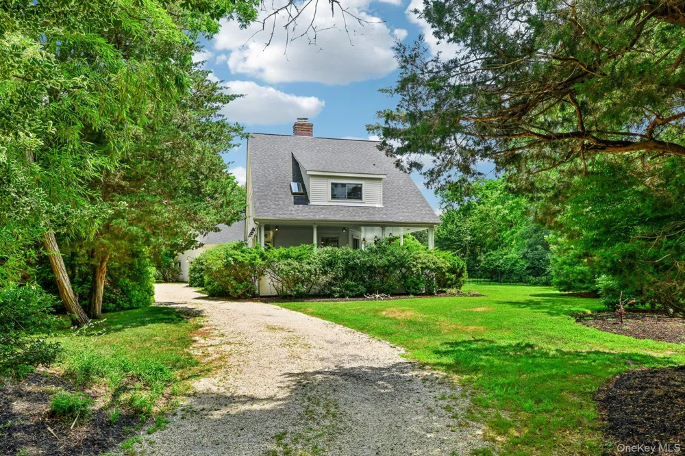17 Oak Meadow Lane Bellport Village, NY 11713