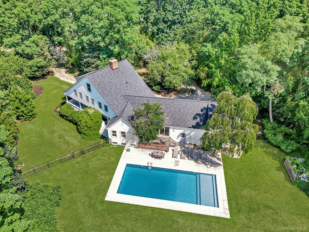 17 Oak Meadow Lane Bellport Village, NY 11713
