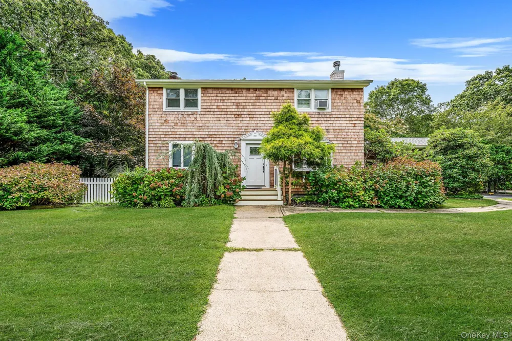 19 Pine Tree Lane East Quogue, NY 11942
