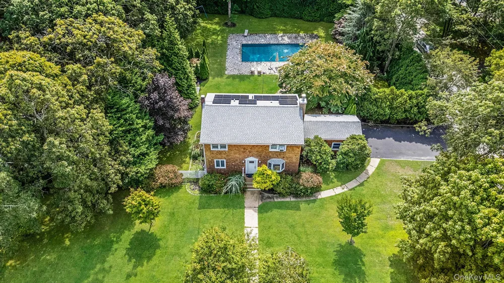19 Pine Tree Lane East Quogue, NY 11942