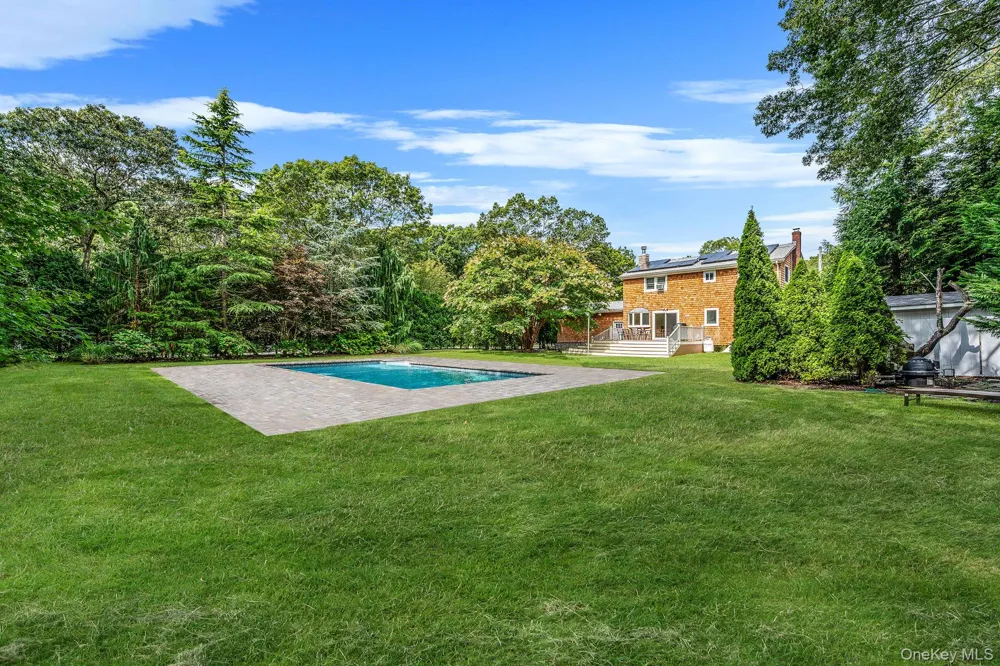 19 Pine Tree Lane East Quogue, NY 11942