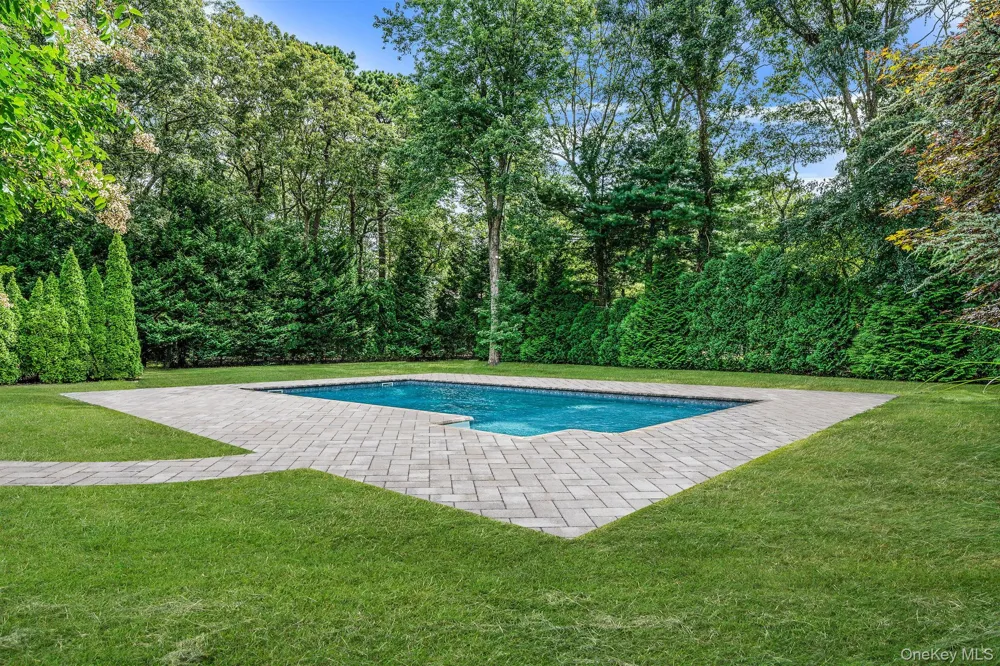 19 Pine Tree Lane East Quogue, NY 11942