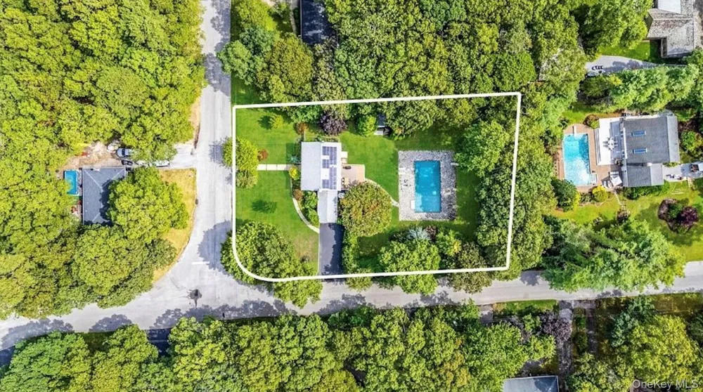 19 Pine Tree Lane East Quogue, NY 11942
