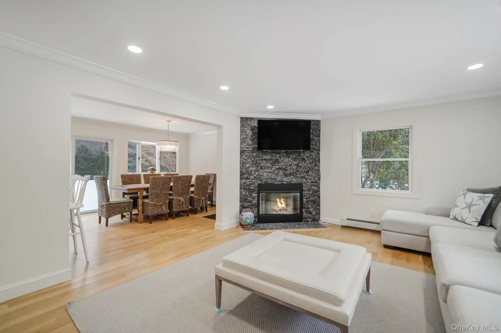 19 Pine Tree Lane East Quogue, NY 11942