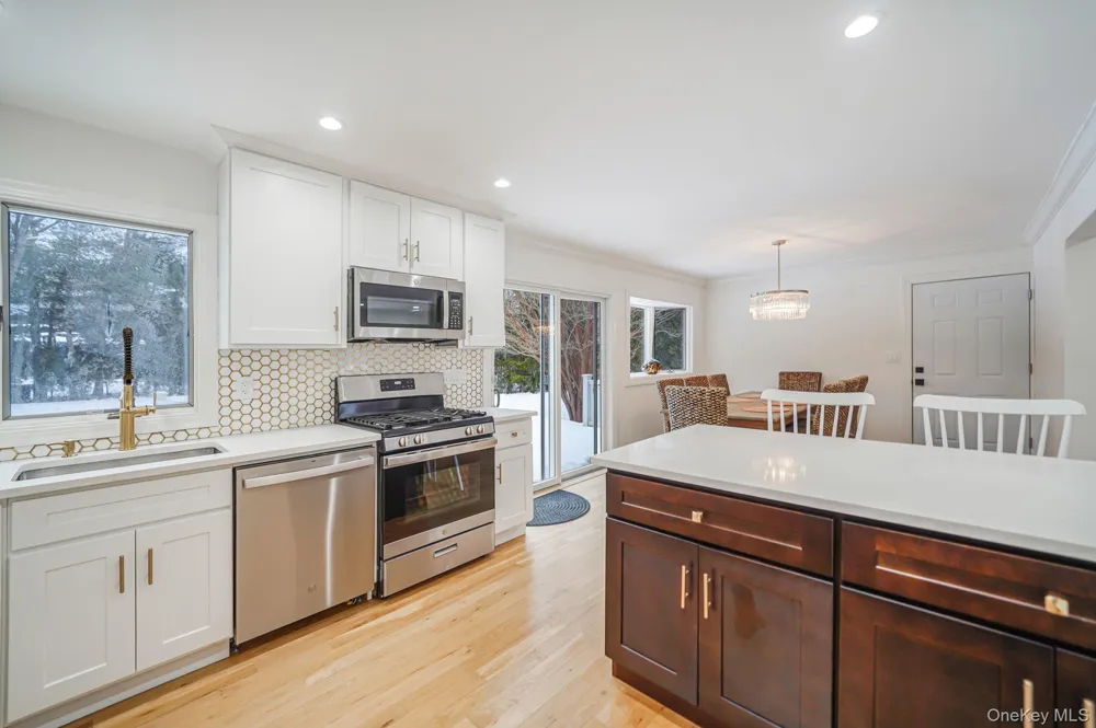 19 Pine Tree Lane East Quogue, NY 11942