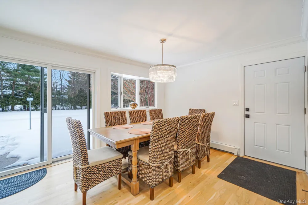 19 Pine Tree Lane East Quogue, NY 11942