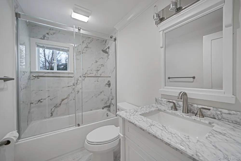 19 Pine Tree Lane East Quogue, NY 11942