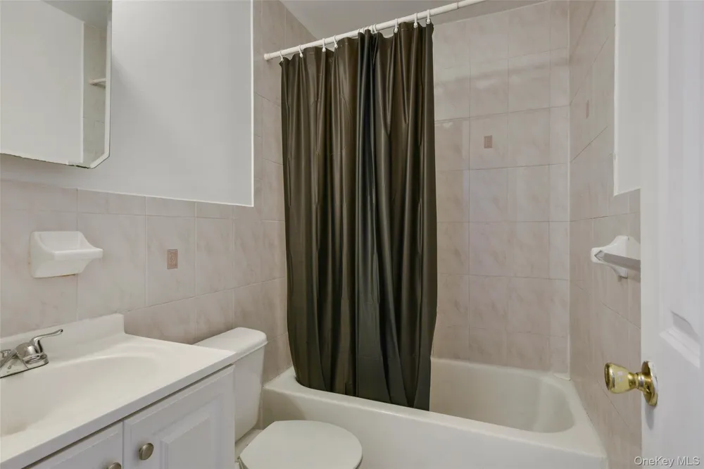 3546 Huguenot Avenue #2nd Floor Bronx, NY 10475