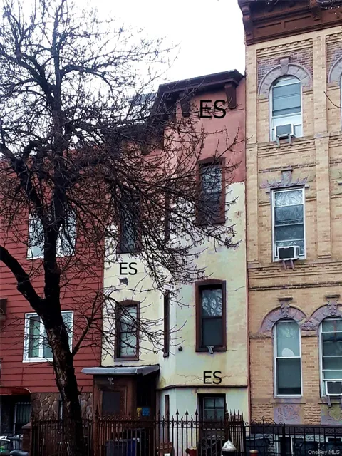 129 Engert Avenue
