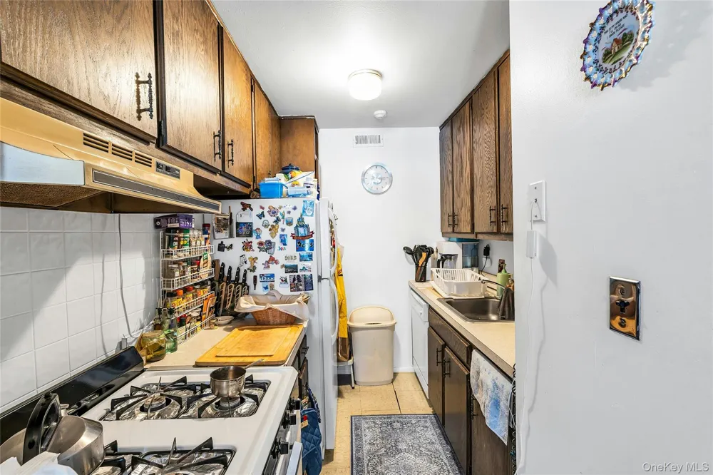 280 Artist Lake Drive Middle Island, NY 11953