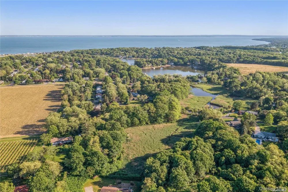 955 Blossom Bend Mattituck, NY 11952