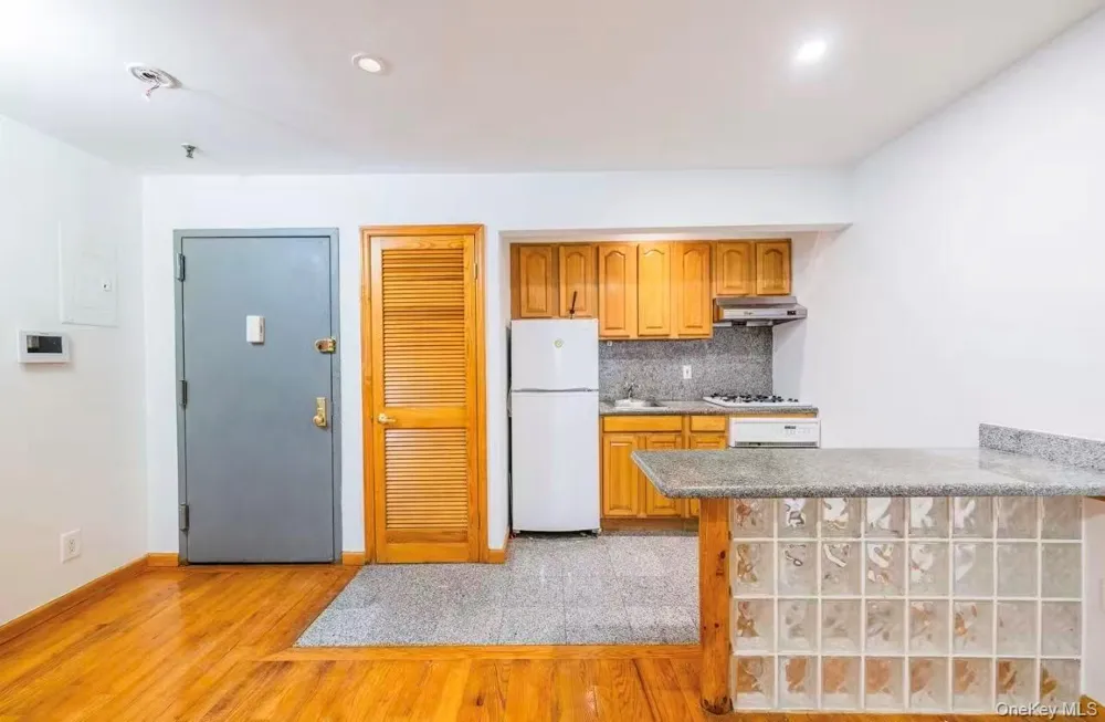 165 Elizabeth Street #3R New York (Manhattan), NY 10012