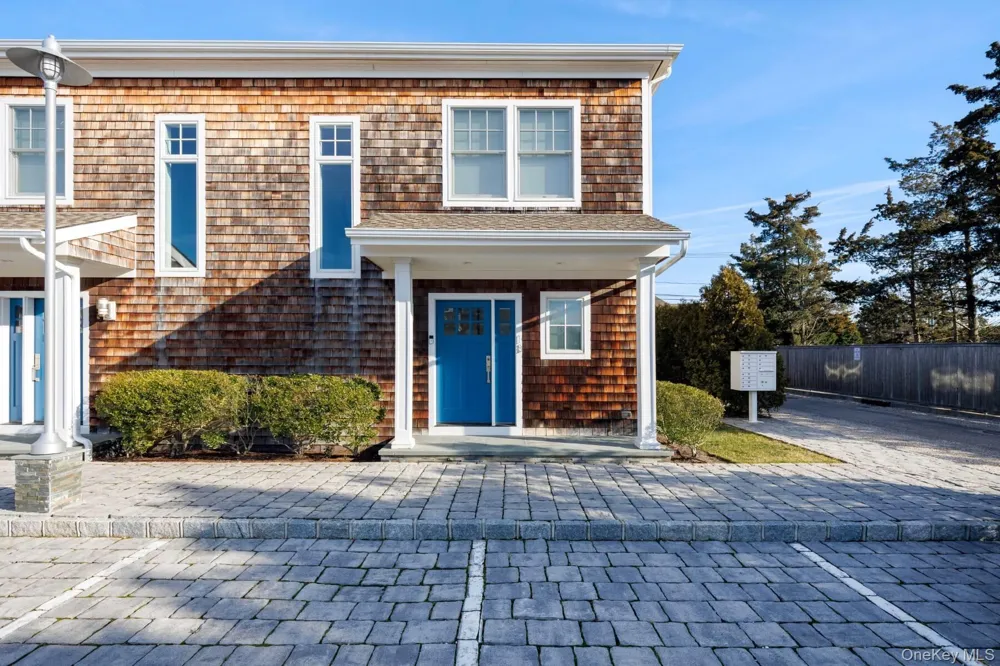 68 Foster Avenue #13 Hampton Bays, NY 11946
