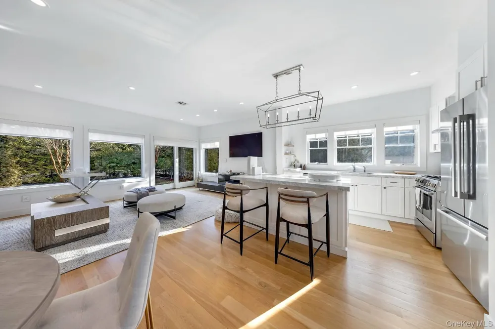 68 Foster Avenue #13 Hampton Bays, NY 11946