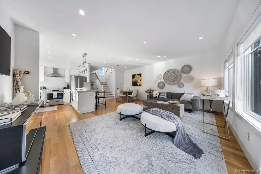 68 Foster Avenue #13 Hampton Bays, NY 11946