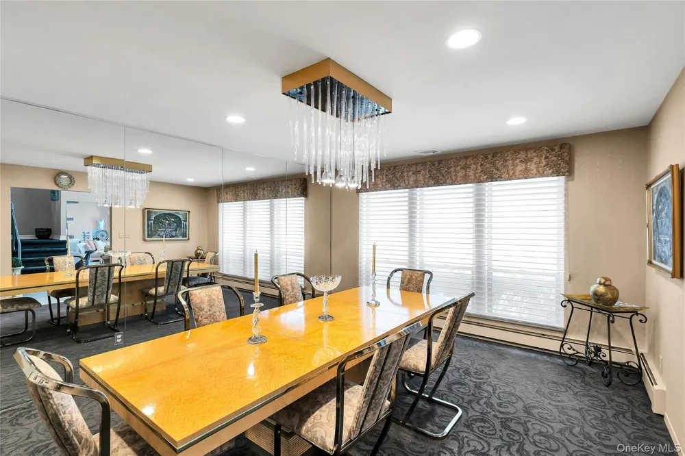 7 Albertson Lane Old Westbury, NY 11568