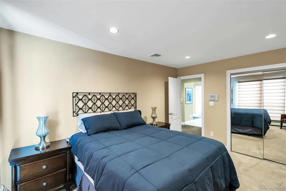 7 Albertson Lane Old Westbury, NY 11568