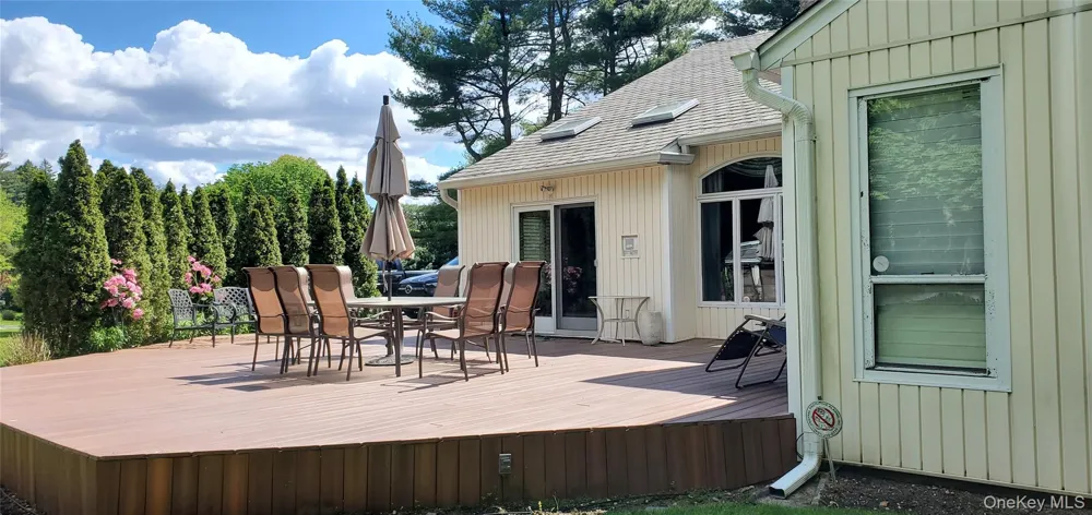 7 Albertson Lane Old Westbury, NY 11568