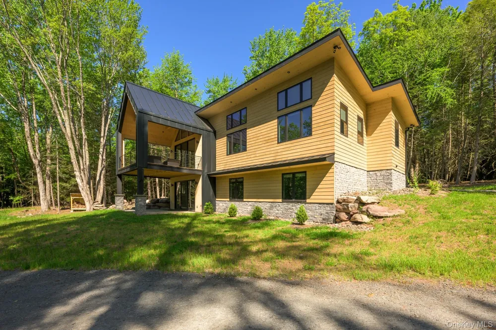 31 Windham Farms Road Windham, NY 12496