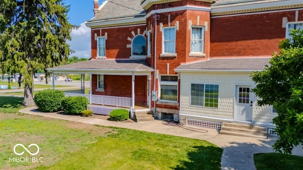 932 Washington Street Marion, IN 46952