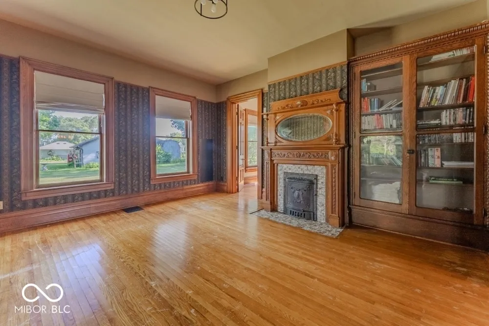 932 Washington Street Marion, IN 46952