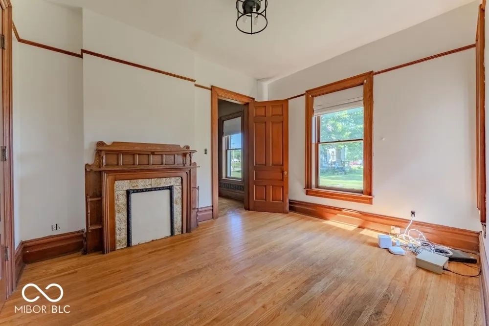 932 Washington Street Marion, IN 46952