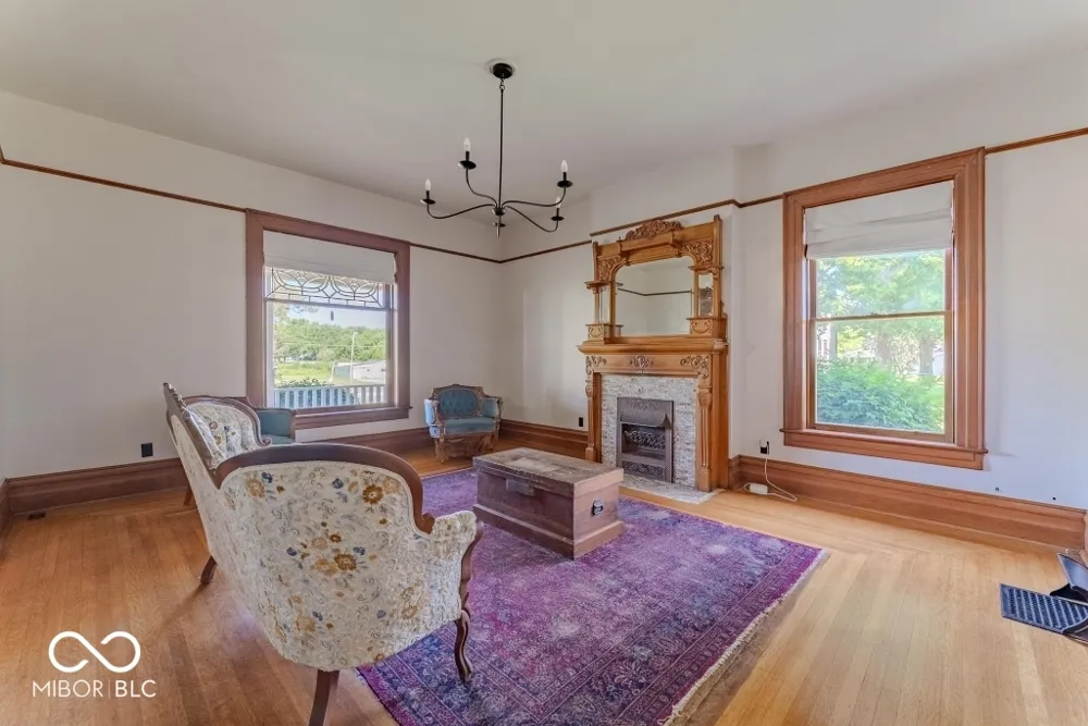932 Washington Street Marion, IN 46952