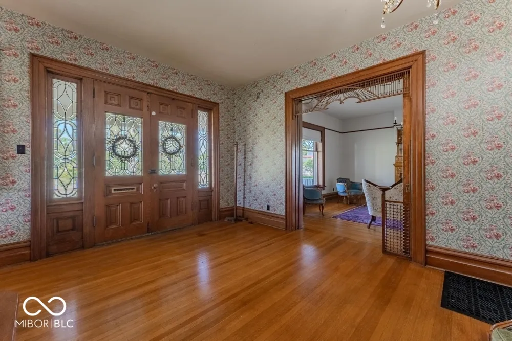 932 Washington Street Marion, IN 46952