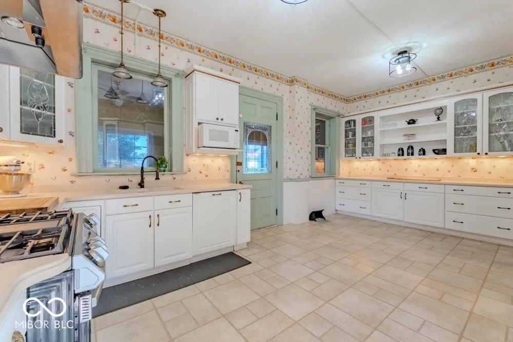 932 Washington Street Marion, IN 46952
