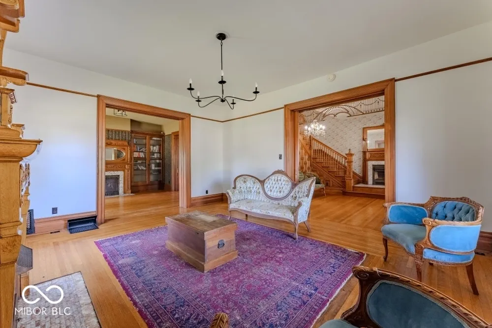 932 Washington Street Marion, IN 46952
