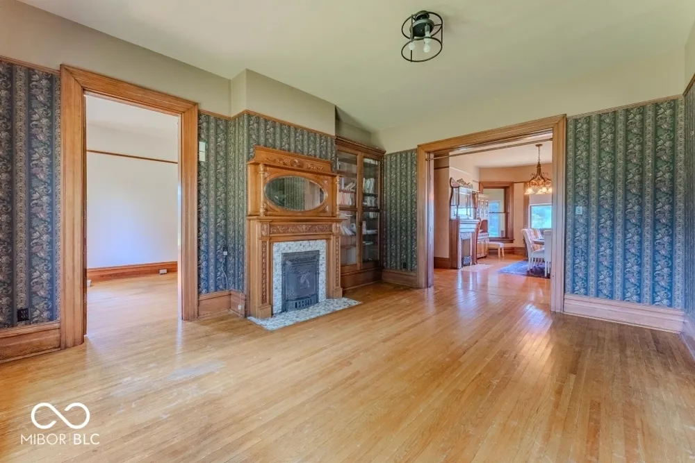932 Washington Street Marion, IN 46952