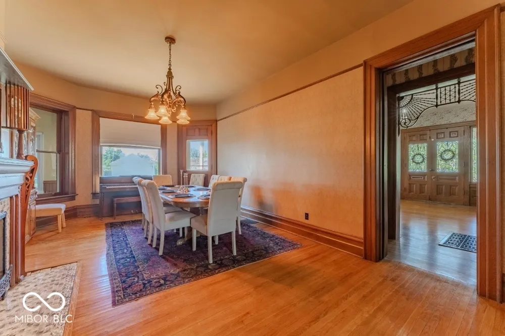 932 Washington Street Marion, IN 46952