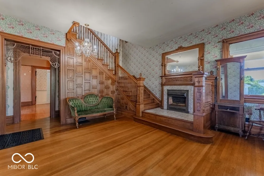 932 Washington Street Marion, IN 46952