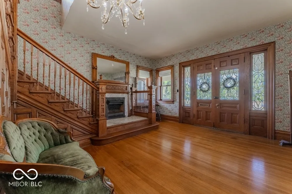 932 Washington Street Marion, IN 46952