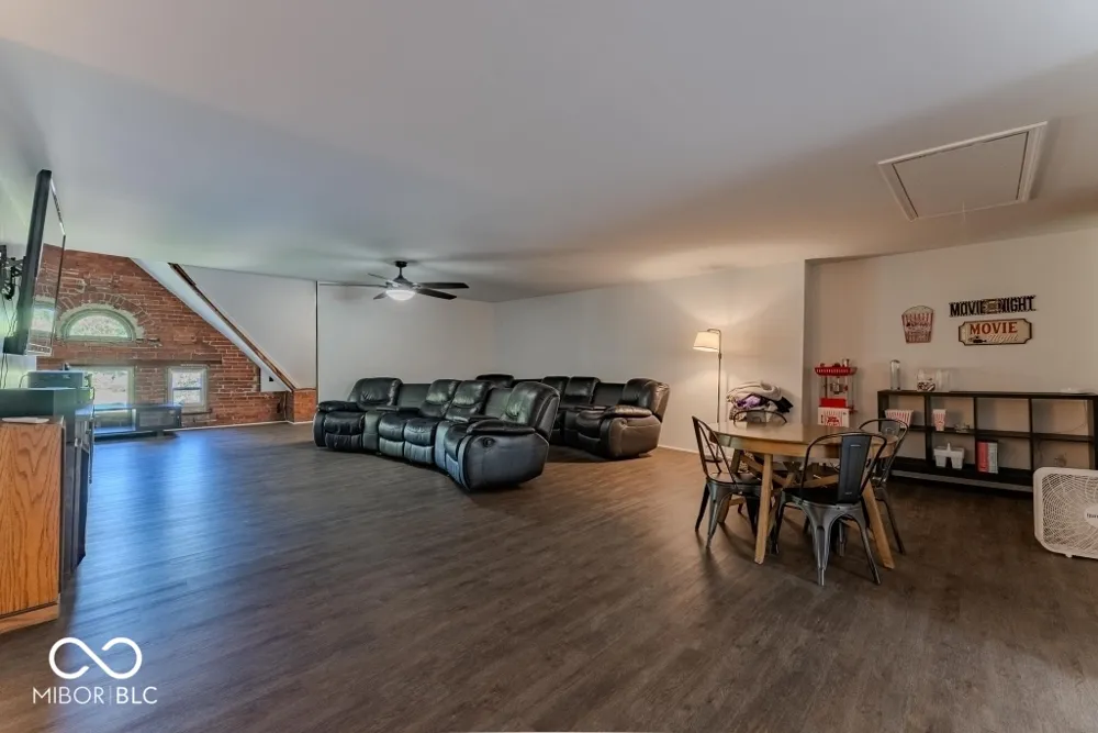 932 Washington Street Marion, IN 46952